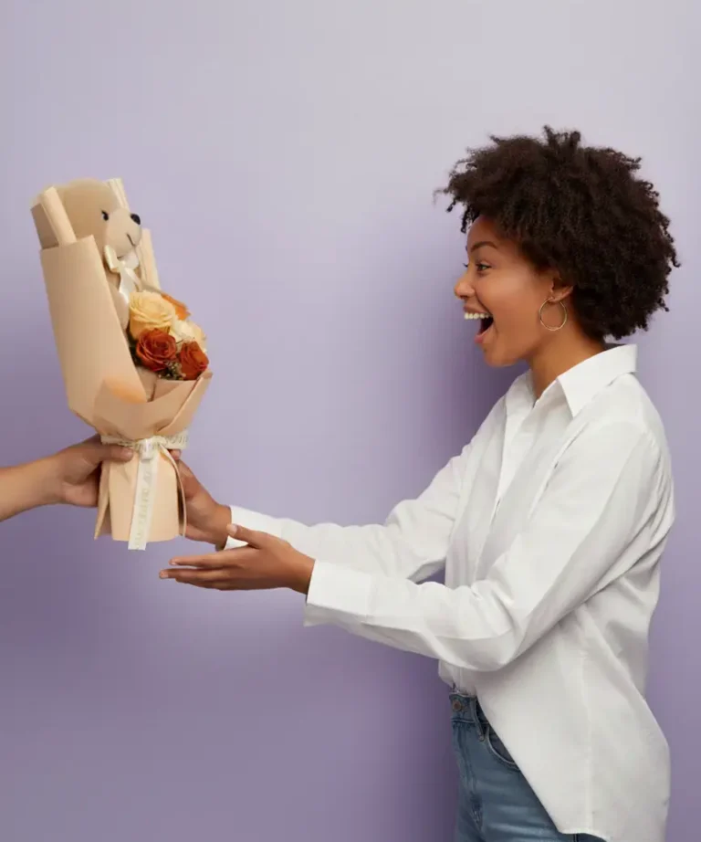 ｢golden hug｣ champagne teddy bear rose bouquet 48cm