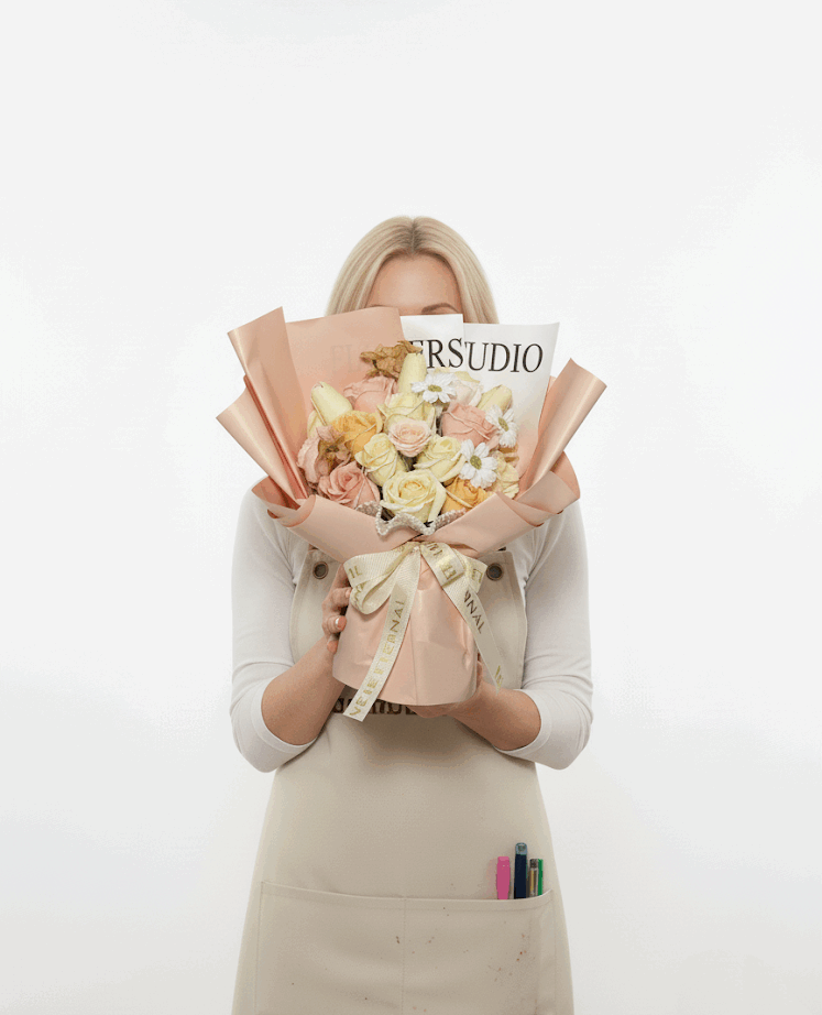 「crimson elegance」 eternal red rose bouquet 18 stems 「crimson elegance」 eternal red rose bouquet 18 stems